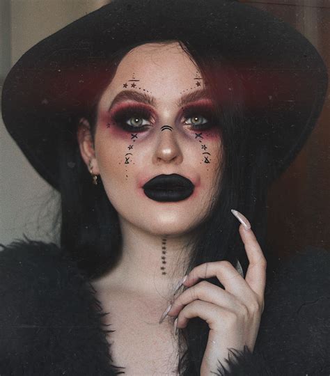 Witch makeup tutorial with a twist
